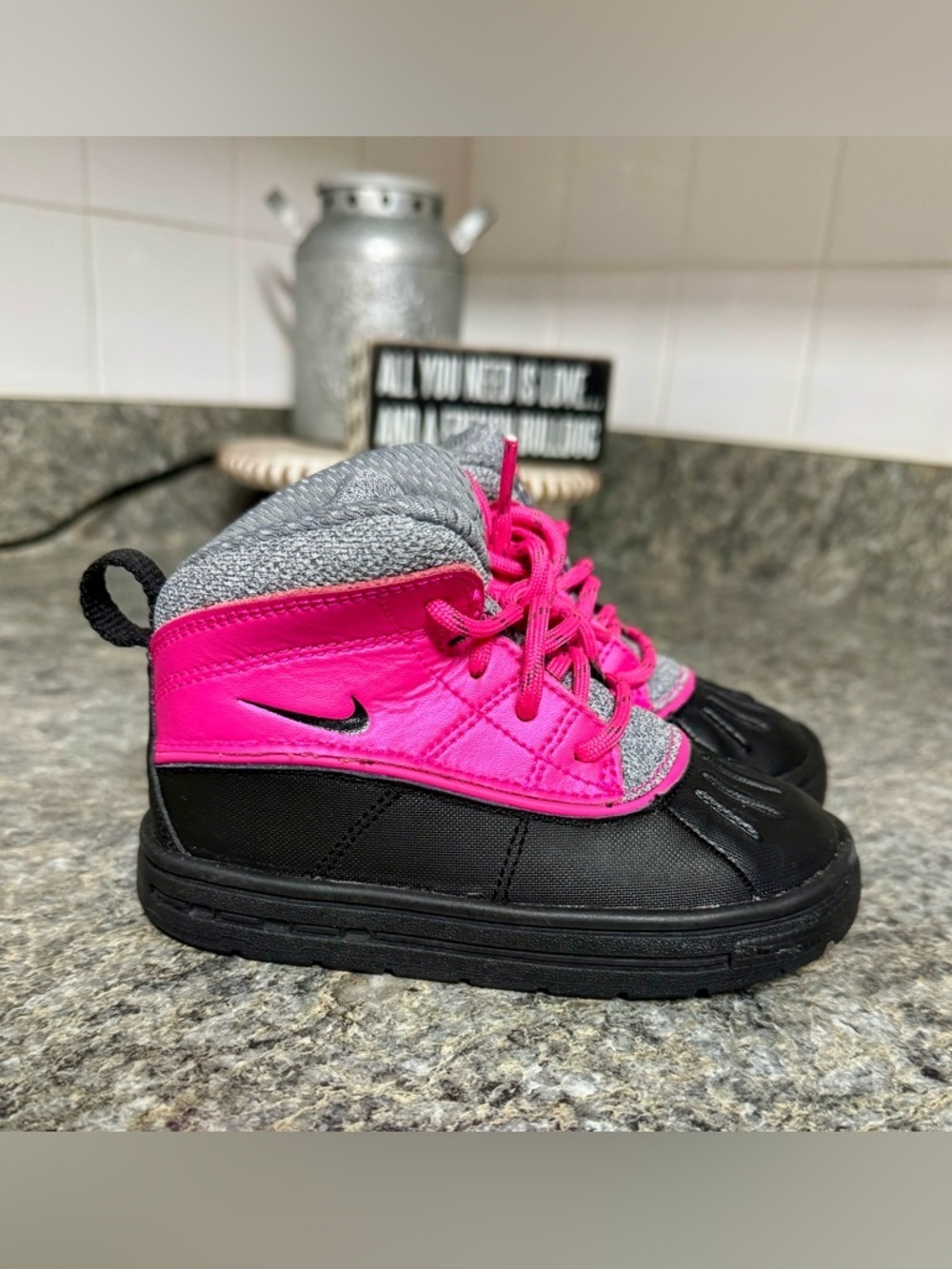 Nike Girls ACG Pink Winter Boots 7.5C